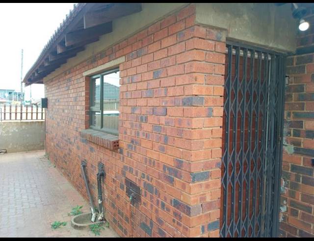 3 BEDROOM HOUSE FOR SALE IN DOORNKOP